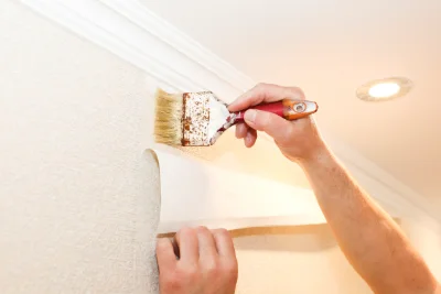 Pose de papier peint à Vescles — revêtements muraux et toiles de verre